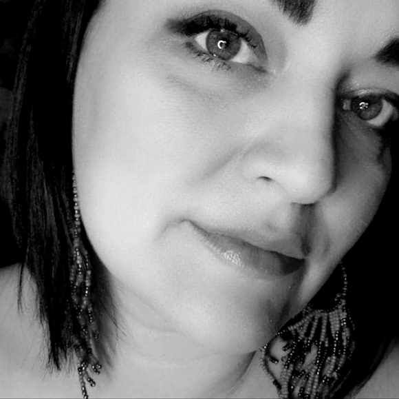 Meet your Posher, Tisha - Picture 1 of 1